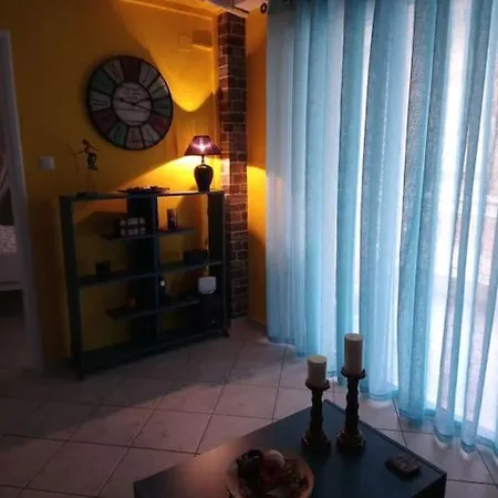 Lux δυάρι με Parking στο κέντρο *