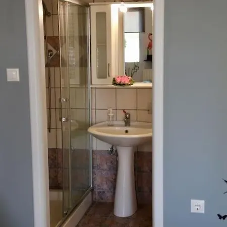 Lux δυάρι με Parking στο κέντρο Apartmán