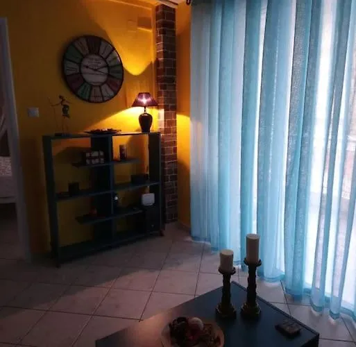 Lux δυάρι με Parking στο κέντρο *