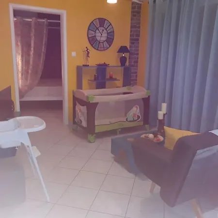 Lux δυάρι με Parking στο κέντρο *